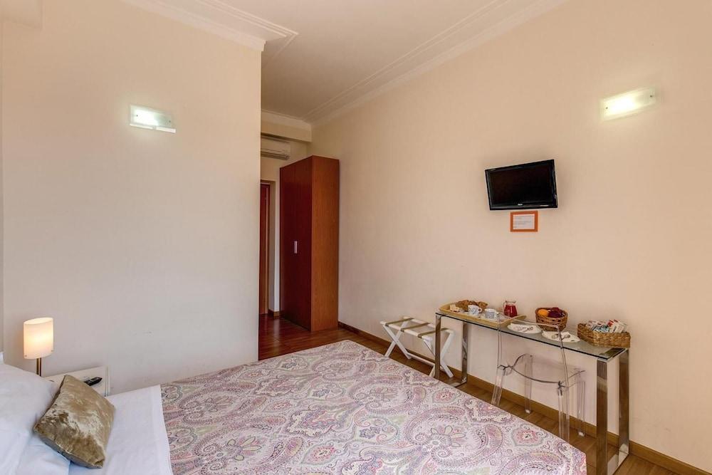 Floor 6 By Dot Suites Рим Экстерьер фото